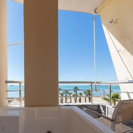 Luxurious Flat Hot Tub Sea View *