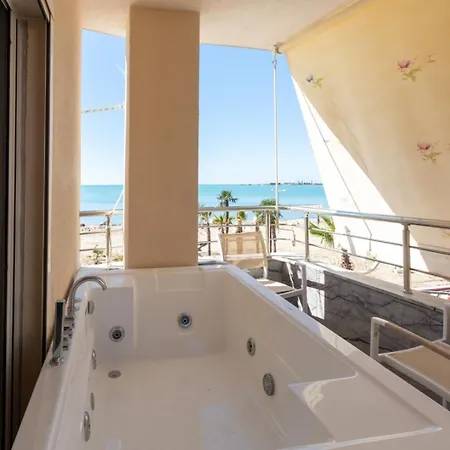 Daire Luxurious Flat Hot Tub Sea View Dıraç