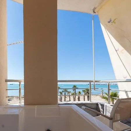 Luxurious Flat Hot Tub Sea View